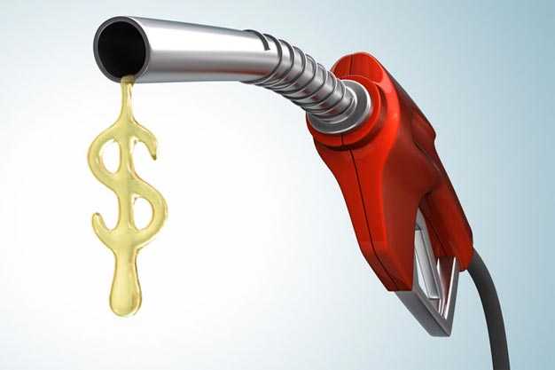 Gasolina fica R$ 0,15 mais cara nas refinarias 